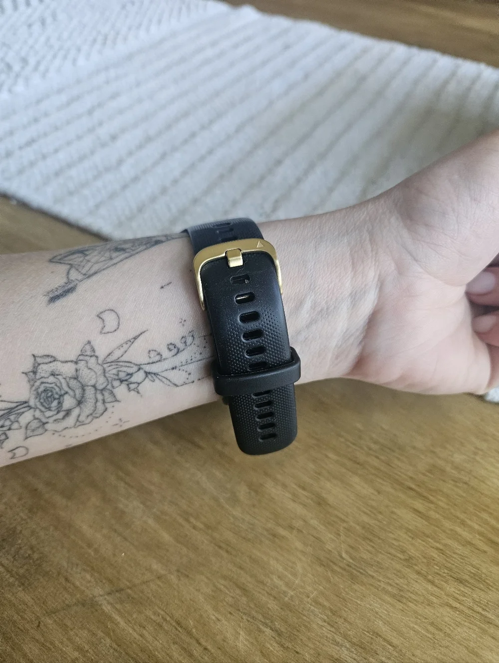 Garmin Venu 2 Smartwatch - Black & Gold Bezel - 45mm GPS Fitness Tracker - Picture 3 of 8